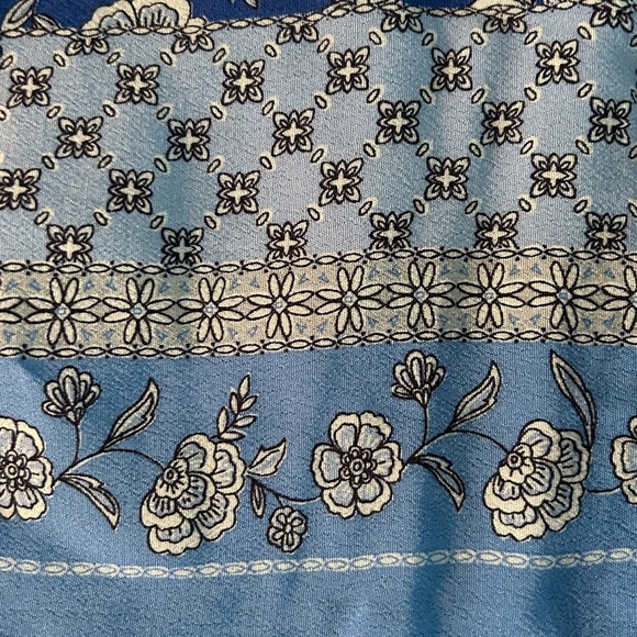 NEW Loft skirt with smocked waist line - Picture 4 of 5